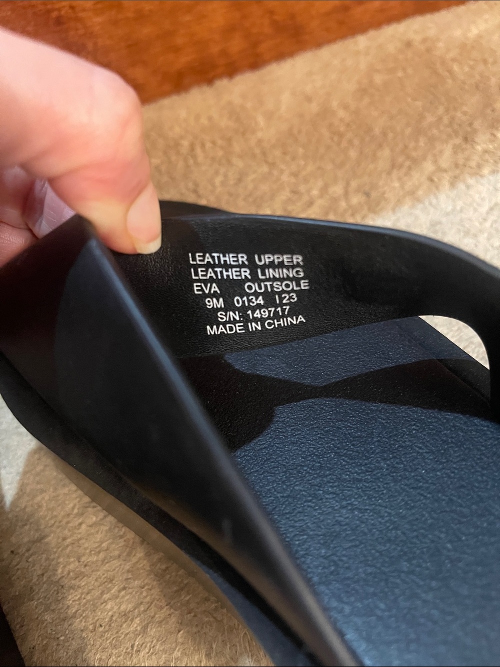 Authentic NWOT Tory Burch Black Platform Flip-Flop Sandals with Logo Medallion - Picture 9 of 11
